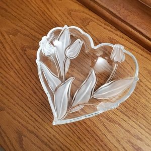 NWOT "NADINE" by Mikasa Tulip Giftware Bowl